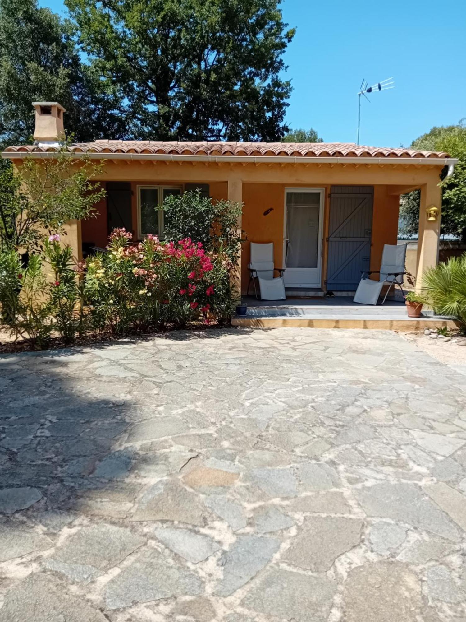 דירות Garéoult Pavillon Independant 45M2 4 Personnes מראה חיצוני תמונה