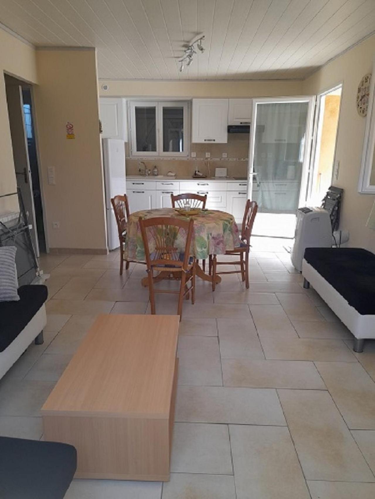 דירות Garéoult Pavillon Independant 45M2 4 Personnes מראה חיצוני תמונה